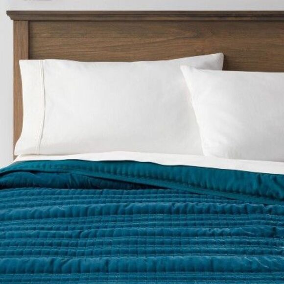 Open Box - Threshold - Twin/Twin Extra Long Lofty Velvet Quilt Dark Teal Blue - Picture 1 of 3